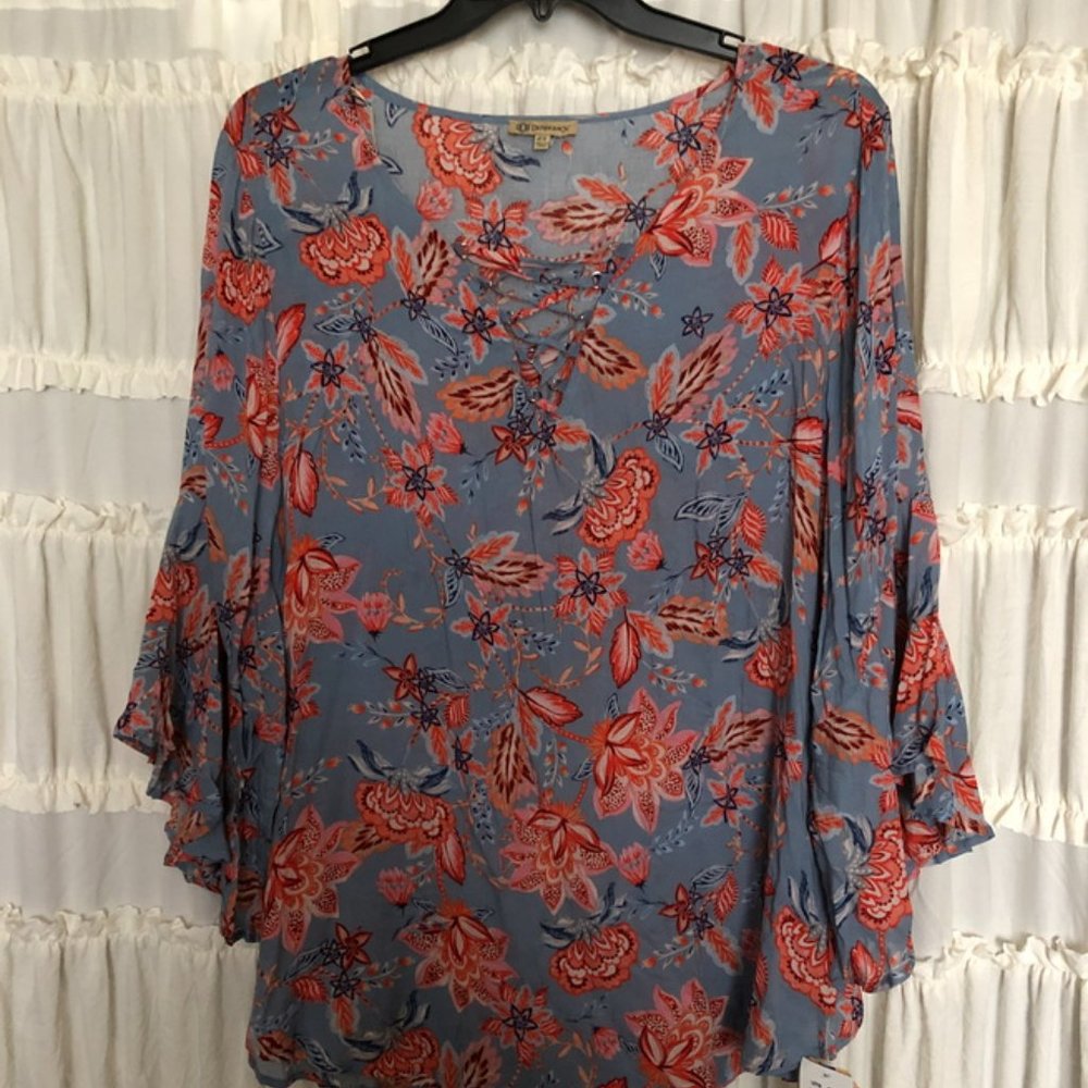 NWT Floral Boho Bell Sleeve top, Size 2X brand new